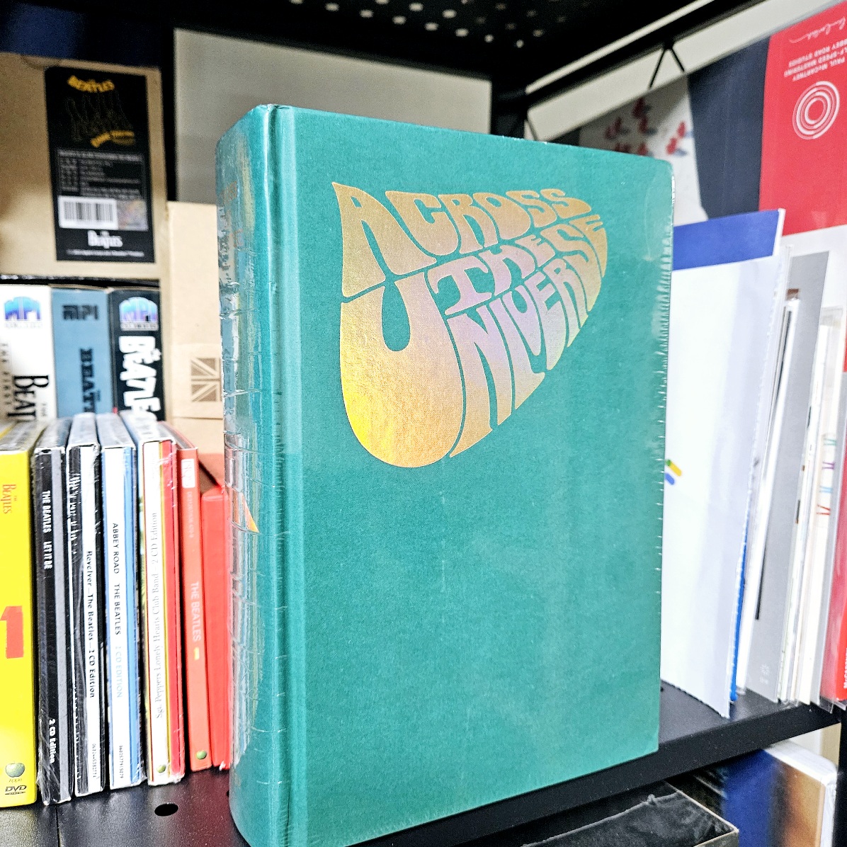 비틀즈 전곡 해설집 'Across The Universe' 초록색 하드커버 도서