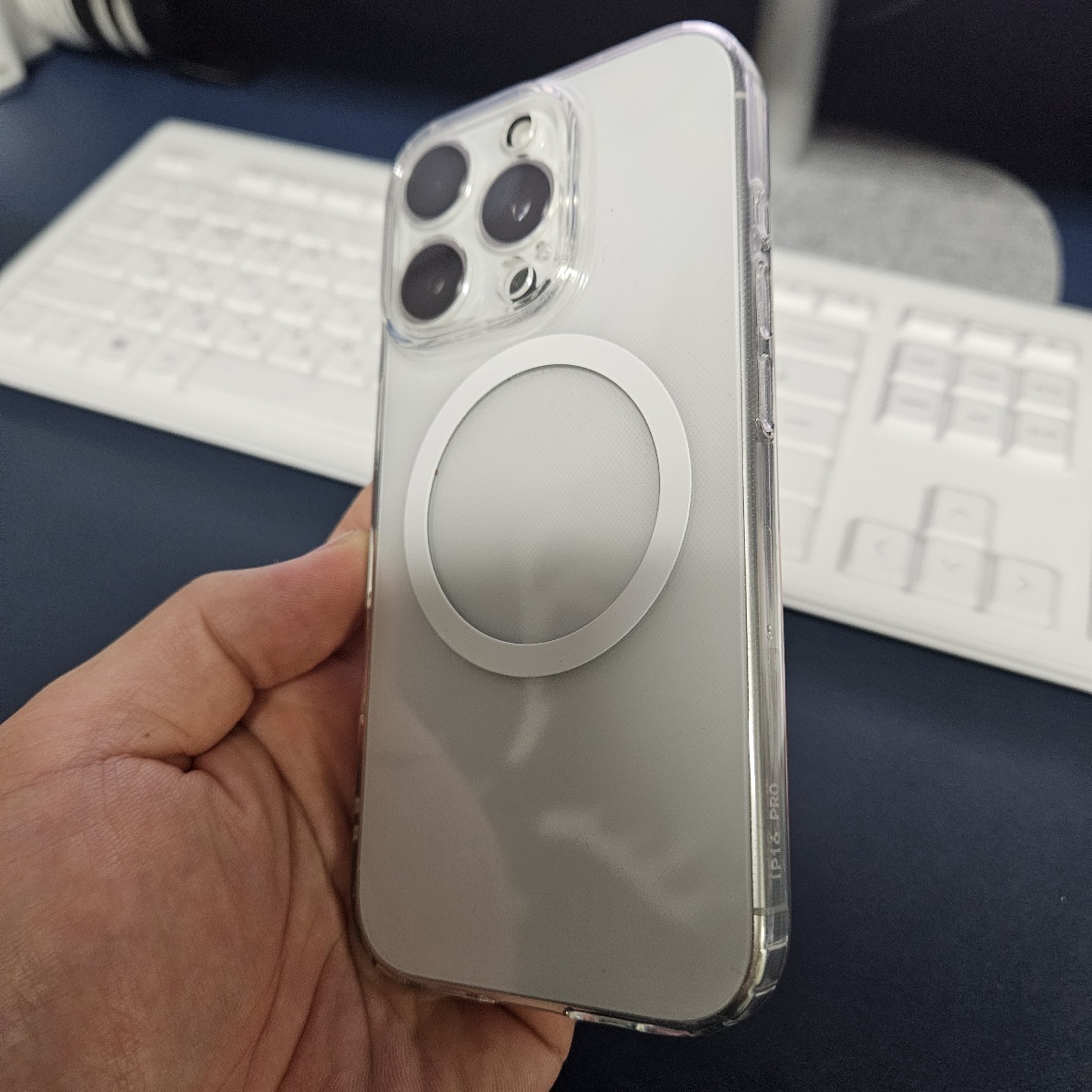 아이폰 16 프로 화이트