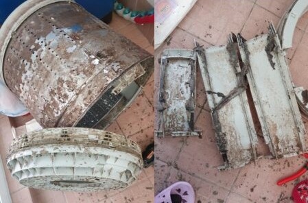 통돌이 세탁기 청소 전 사진 모습 더러운 찌꺼기랑 곰팡이가 핀 세탁기 내부 모습