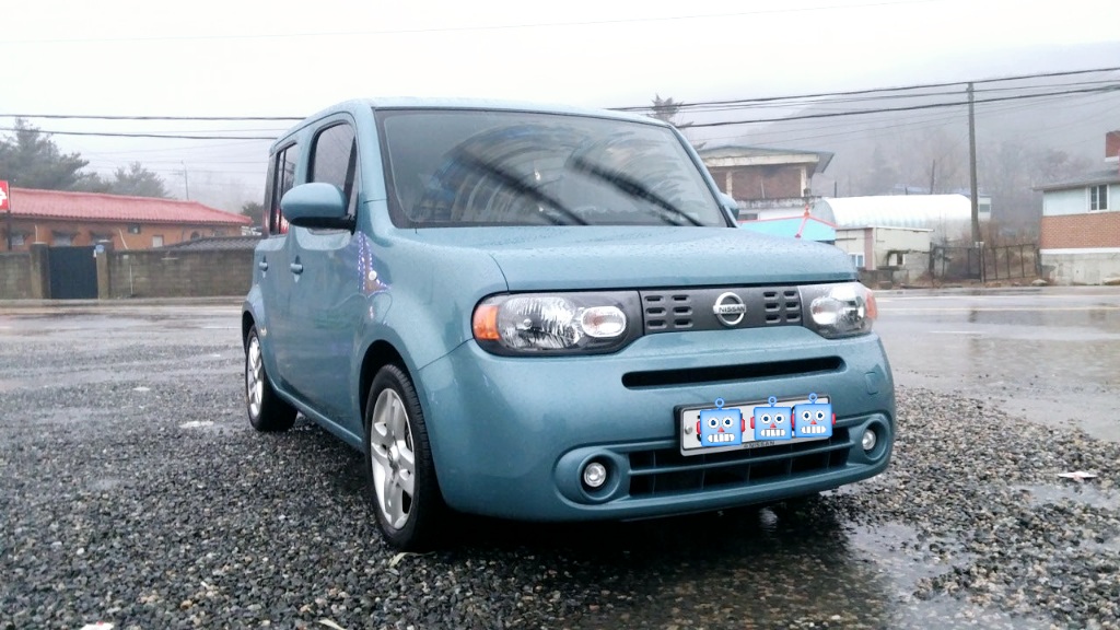 닛산 큐브 1.8 SL의 전면부