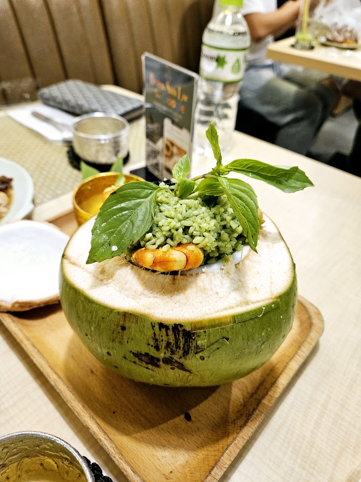 나트랑 시내 맛집 삼러! 코코넛에 담긴 태국식 밥Sam Lor Thai Restaurant의 시그니처 메뉴